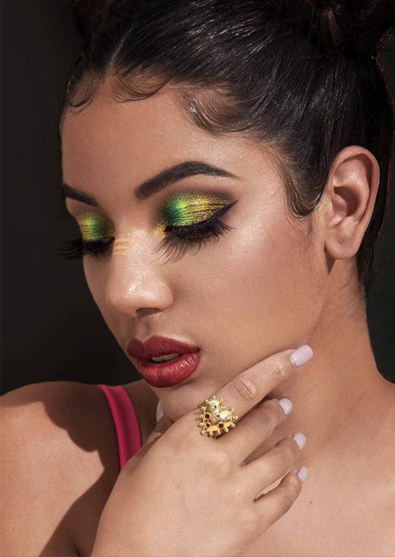 Color-Shifting Multi-Chrome Liquid Eyeshadow