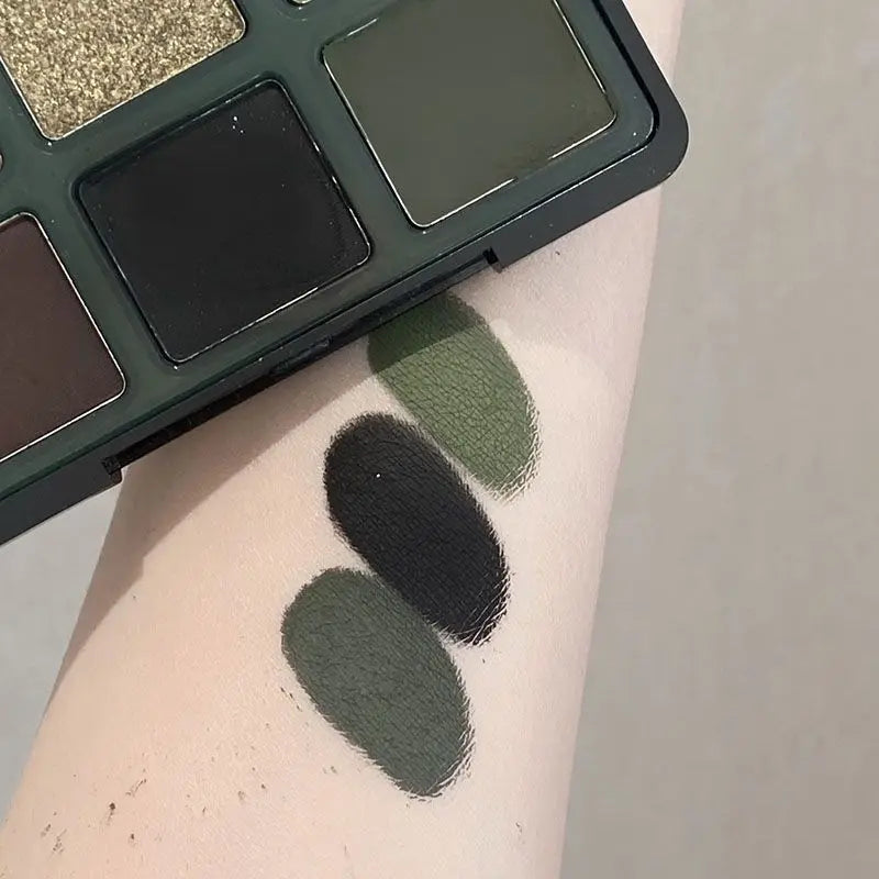 9-Color Olive Green Smokey Eyeshadow Palette