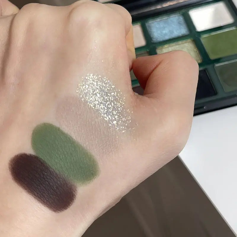 9-Color Olive Green Smokey Eyeshadow Palette