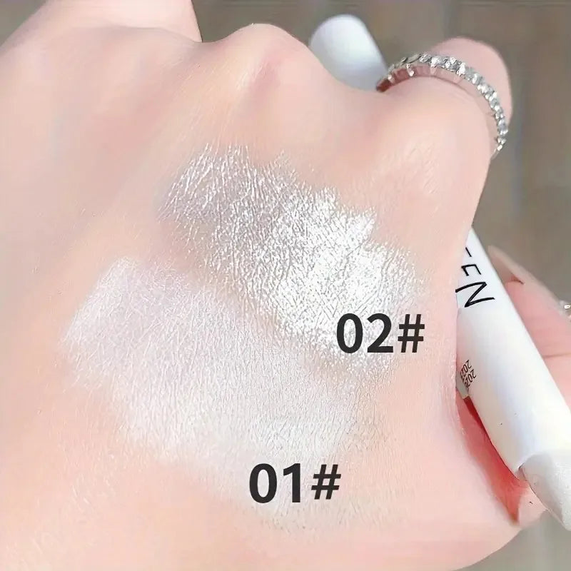 Shimmering Eye Highlighter and Eyeshadow Pencil