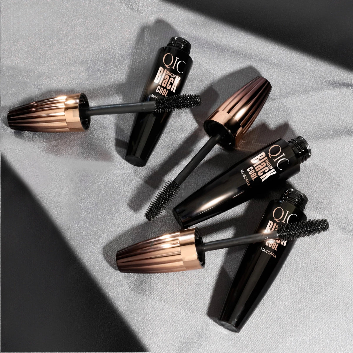 Waterproof Volumizing and Lengthening Mascara