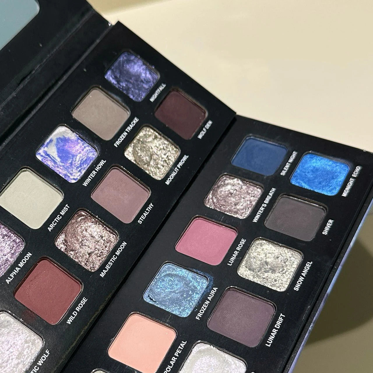 12-Color Shimmer and Matte Eyeshadow Palette - 15