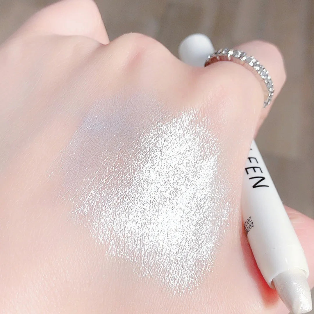 Shimmering Eye Highlighter and Eyeshadow Pencil