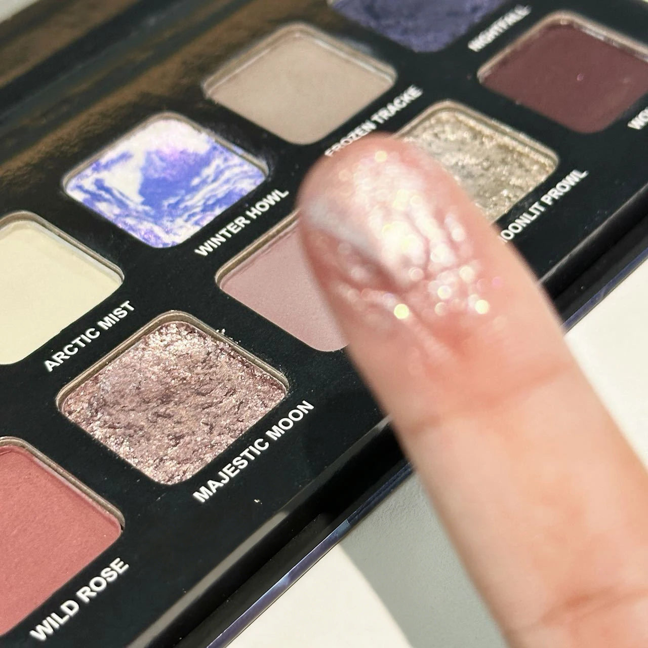 12-Color Shimmer and Matte Eyeshadow Palette - 9