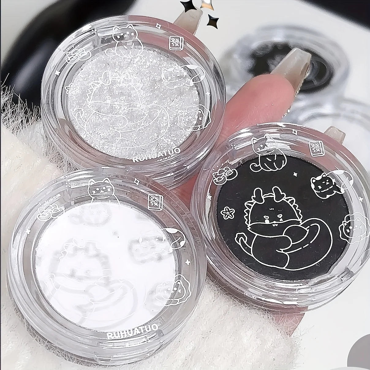 Monochrome Shimmer Eyeshadow for Radiant Eye Makeup - 9