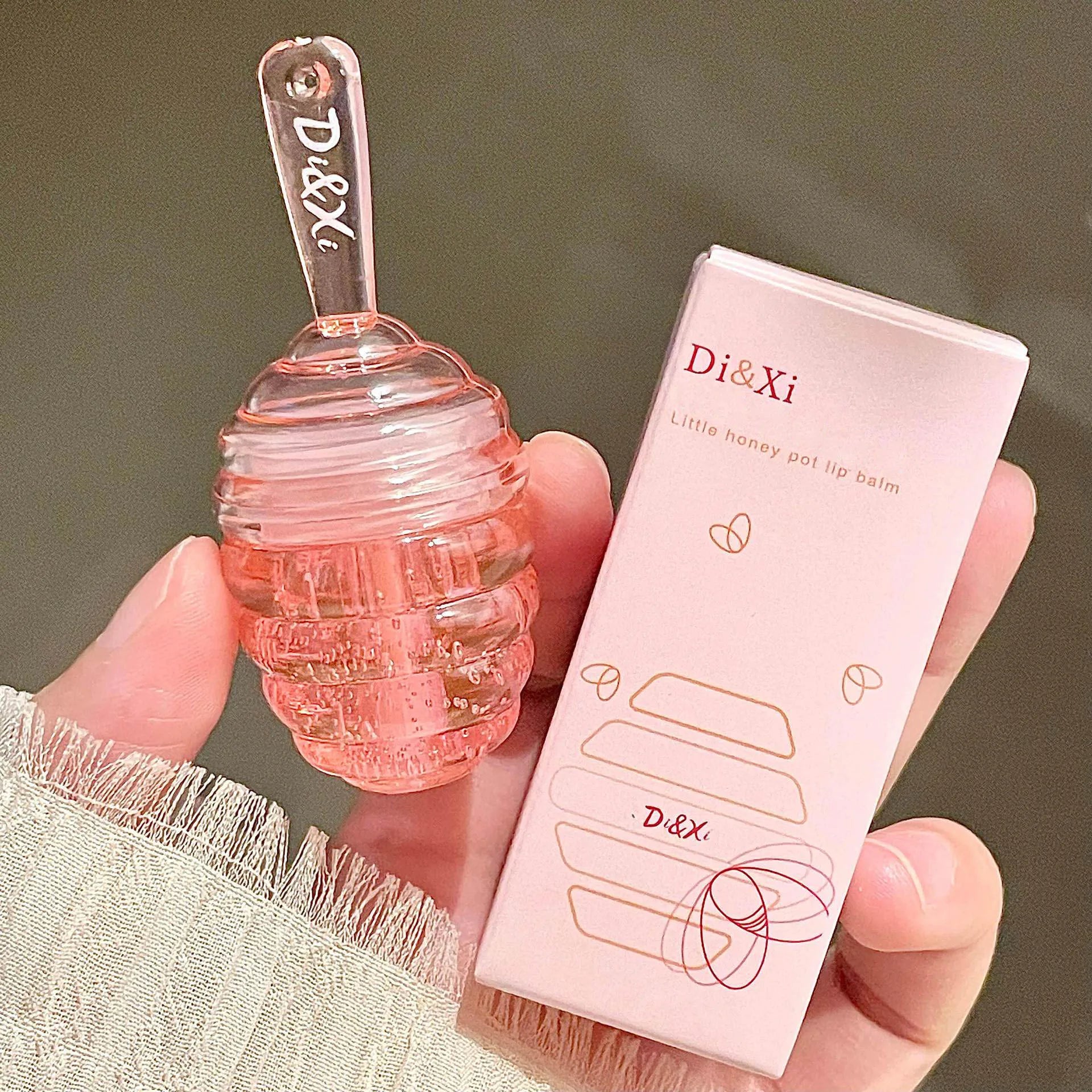 Hydrating Honey Pot Lip Oil for Soft Plump Lips